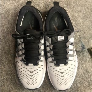 Nike finger trap air max